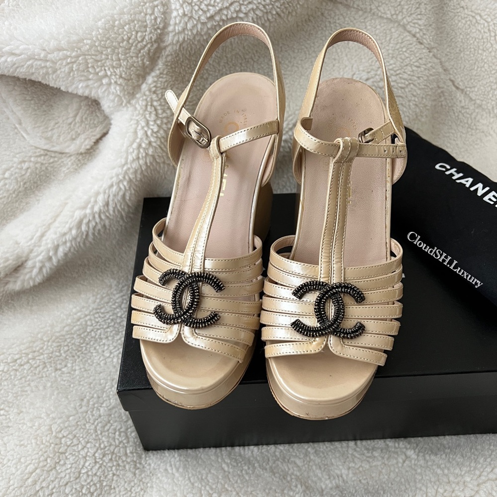 Auth Chanel Classic CC Logo Beige Patent Leather Wedge Sandals- Size 36